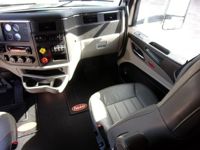 2025 Peterbilt 579