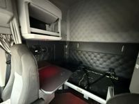 2023 Kenworth T680