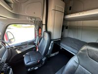 2023 Peterbilt 579