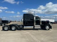 2023 Peterbilt 389