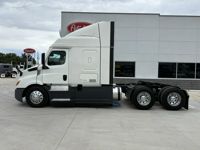 2021 Freightliner CASCADIA 116