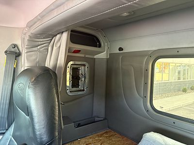 2023 Peterbilt 389-131