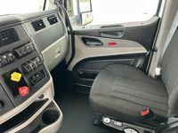 2025 Peterbilt 579