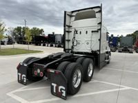 2021 Freightliner CASCADIA 116