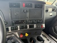 2022 Kenworth T880