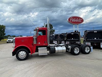 2022 Peterbilt 389