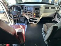 2025 Peterbilt 579