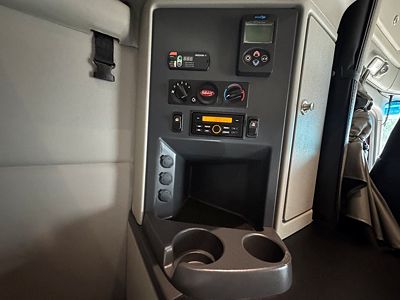 2023 Peterbilt 579