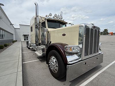 2022 Peterbilt 389-131