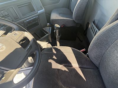 2020 Volvo VNL42T