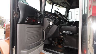 2018 Peterbilt 389