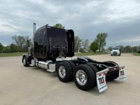 2023 Peterbilt 389