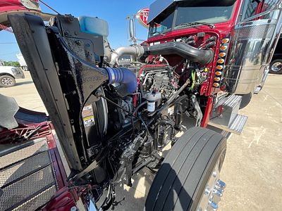 2022 Peterbilt 389