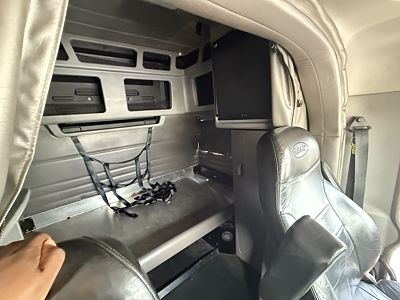 2021 Peterbilt 389