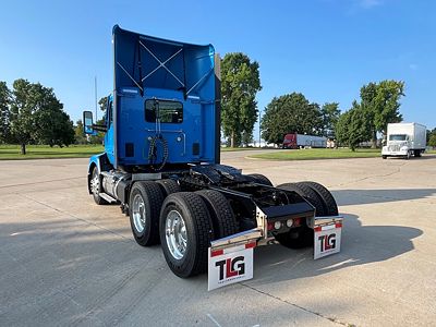 2023 Kenworth T680