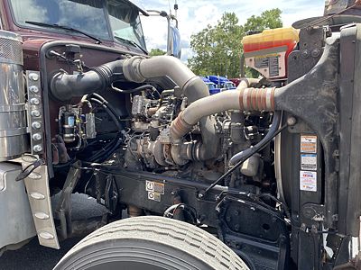 2023 Peterbilt 389
