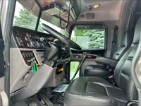 2020 Peterbilt 389