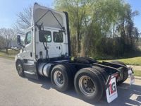 2021 Freightliner CASCADIA 126