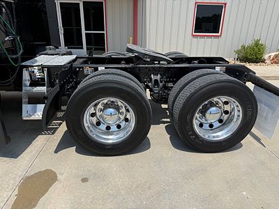 2023 Kenworth T680