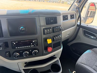 2023 Peterbilt 579