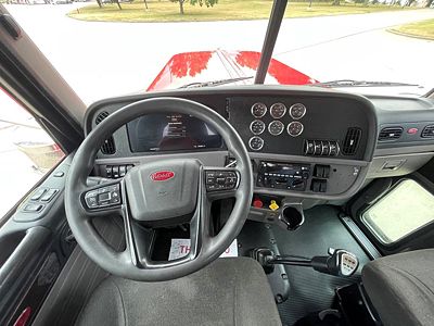 2022 Peterbilt 389