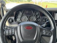 2022 Peterbilt 579