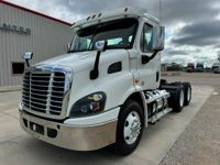 2017 Freightliner CASCADIA 113
