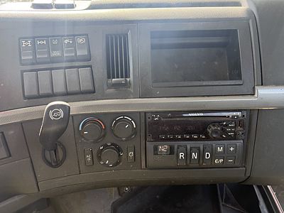 2019 Volvo VHD64