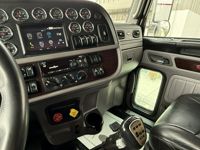 2023 Peterbilt 389