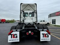 2021 Freightliner CASCADIA 126