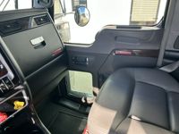 2023 Kenworth W900