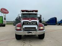 2016 Mack GU713