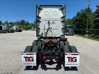 2021 Freightliner CASCADIA 126