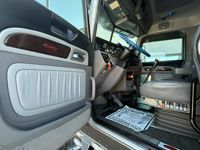 2022 Peterbilt 389