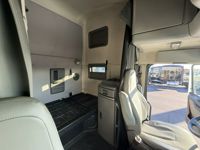 2020 Volvo VNL64T760