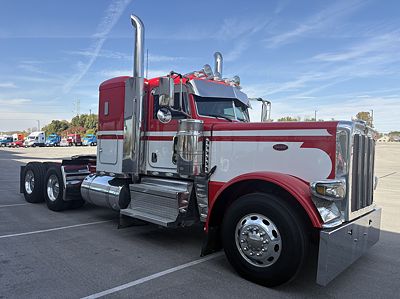 2023 Peterbilt 389-131