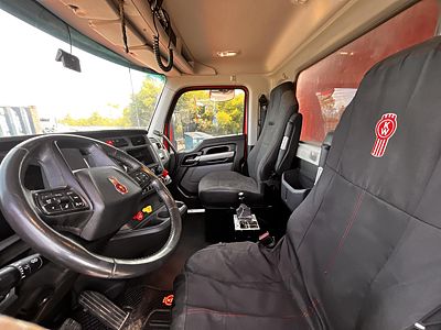 2025 Kenworth T880