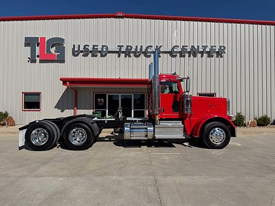 2023 Peterbilt 389