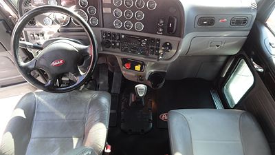 2017 Peterbilt 389