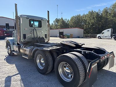 2023 Peterbilt 567