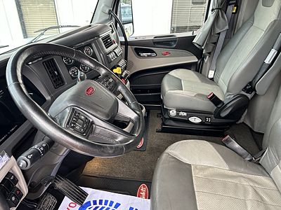2023 Peterbilt 567