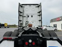 2016 Freightliner CASCADIA 125