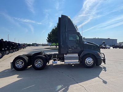 2023 Kenworth T680
