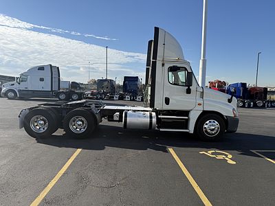 2018 Freightliner CASCADIA 125