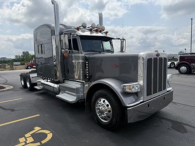 2021 Peterbilt 389