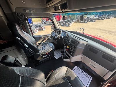2023 Peterbilt 579