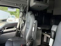 2023 Kenworth W990