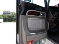 2024 Peterbilt 389