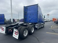 2020 Freightliner CASCADIA 126