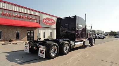 2017 Peterbilt 389